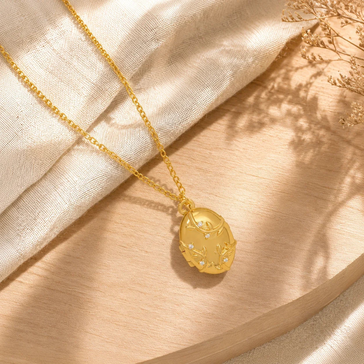 Lapis Ribbed Medallion Necklace
