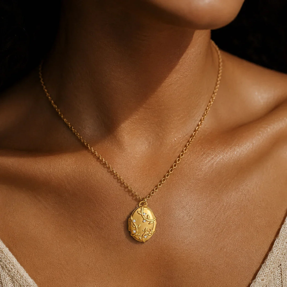 Lapis Ribbed Medallion Necklace